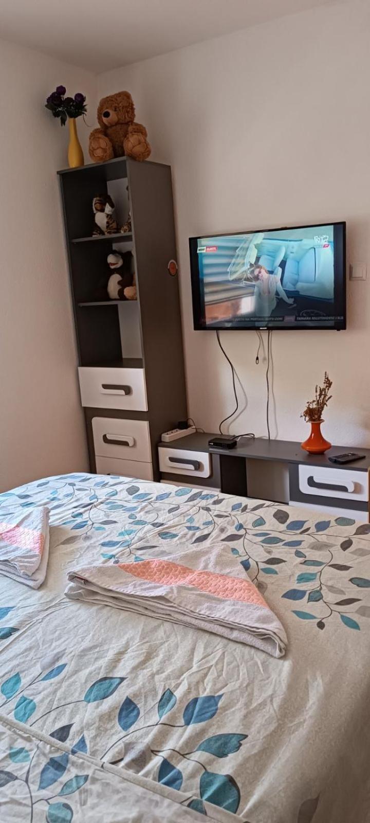 Apartman Denis Una Luzine Екстериор снимка