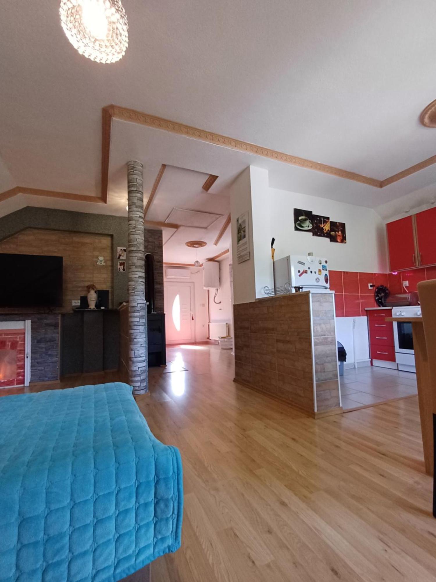 Apartman Denis Una Luzine Екстериор снимка