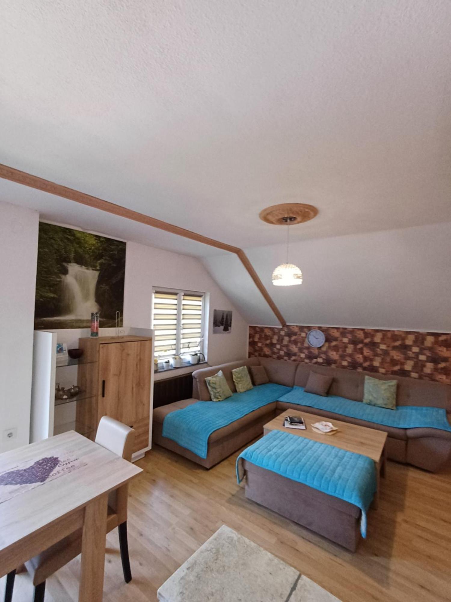 Apartman Denis Una Luzine Екстериор снимка