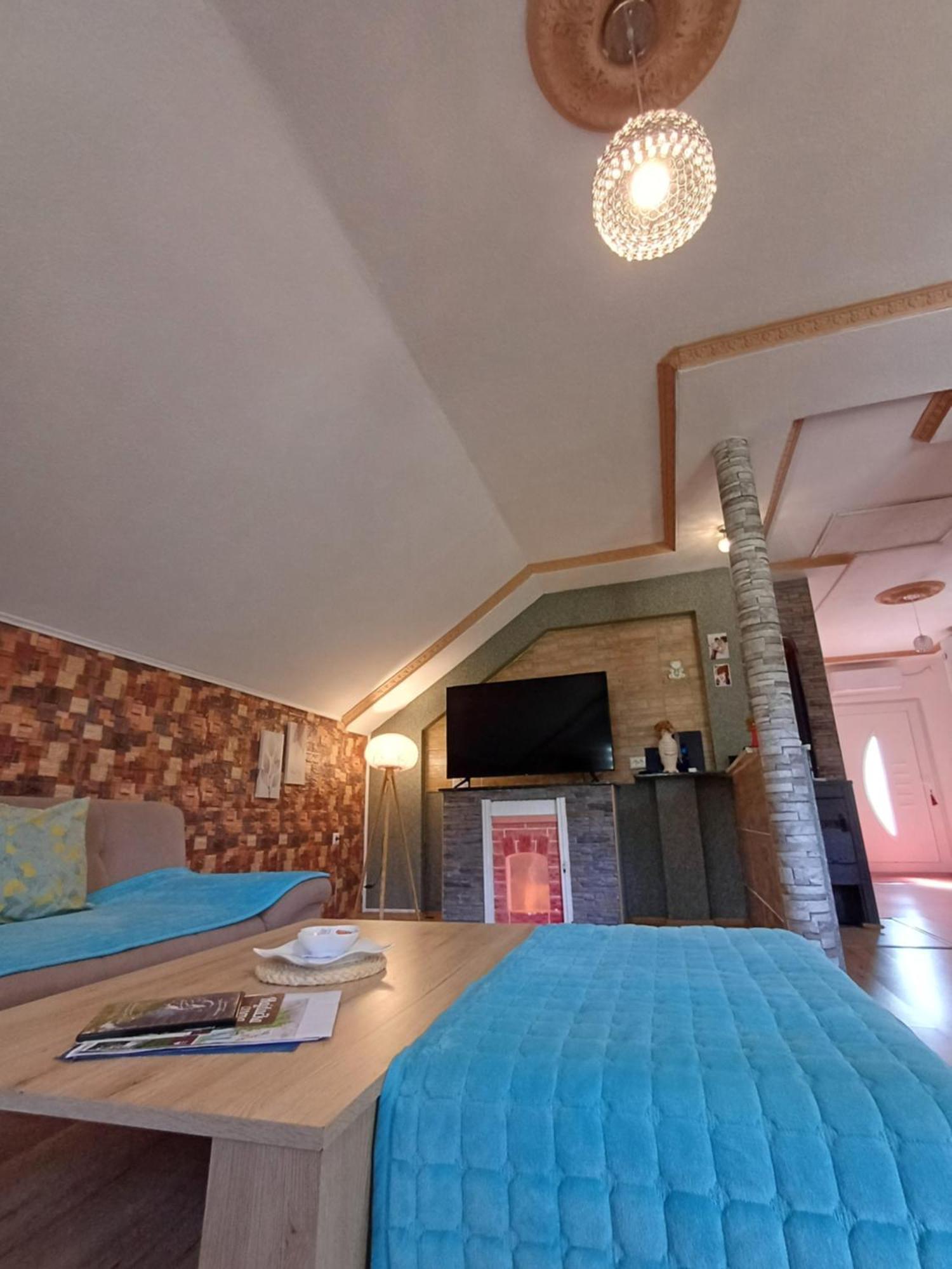 Apartman Denis Una Luzine Екстериор снимка