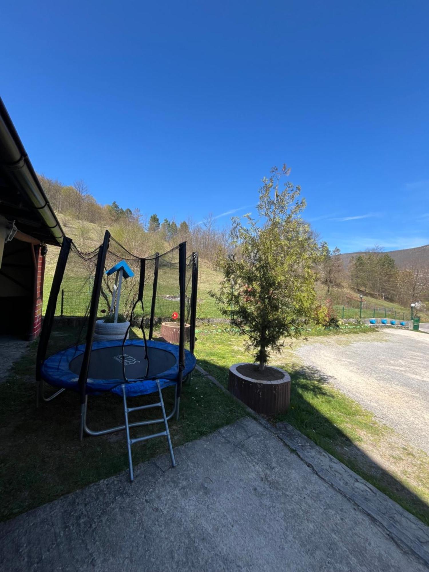 Apartman Denis Una Luzine Екстериор снимка